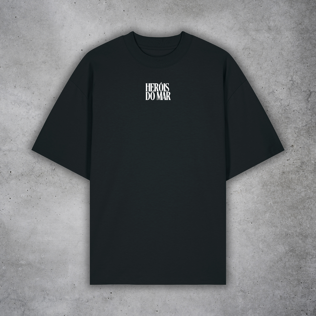 Biika Oversized T-Shirt "Heróis do Mar" – Eine Hommage an Portugals Seefahrer