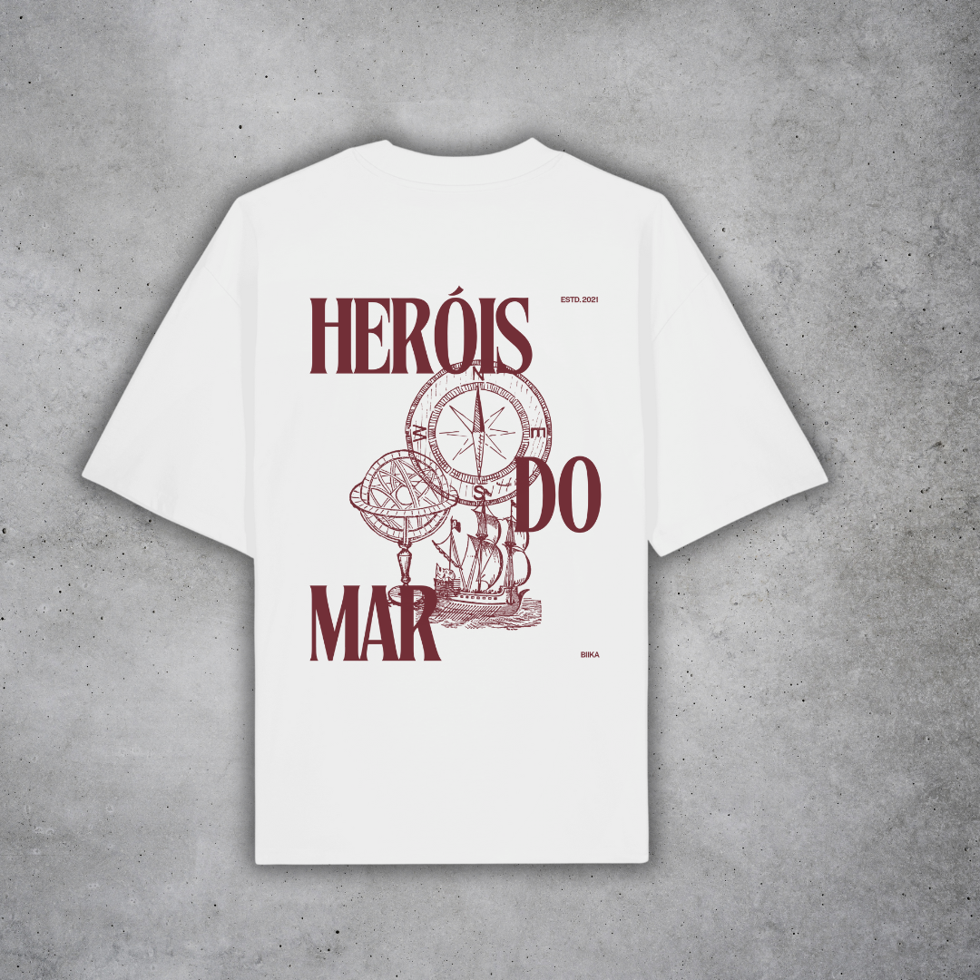 Biika Oversized T-Shirt "Heróis do Mar" – Eine Hommage an Portugals Seefahrer