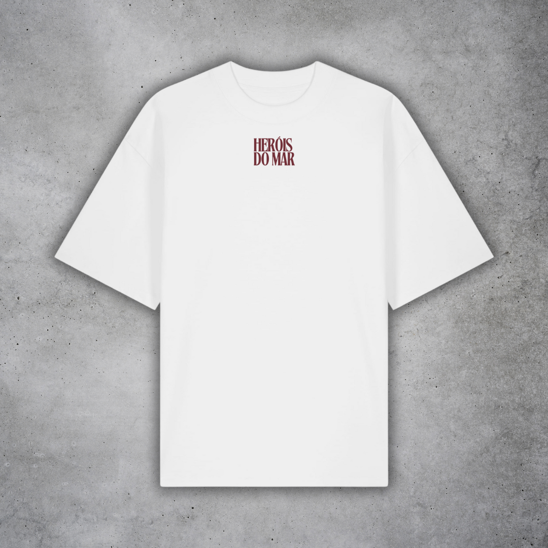 Biika Oversized T-Shirt "Heróis do Mar" – Eine Hommage an Portugals Seefahrer